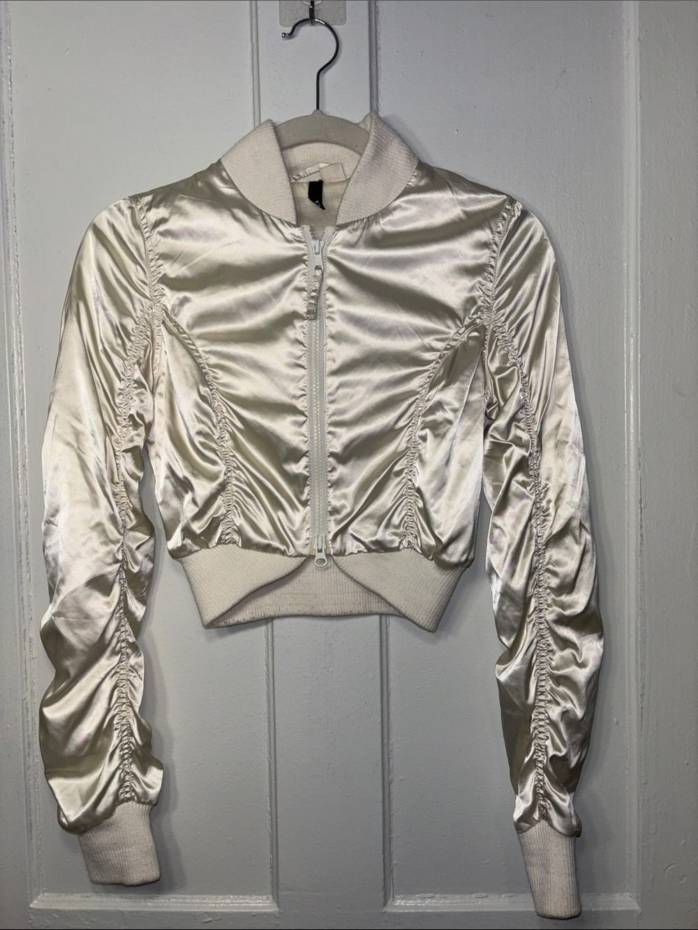 Women’s Satin Cropped Bomber Jacket - Cream preloved size 2